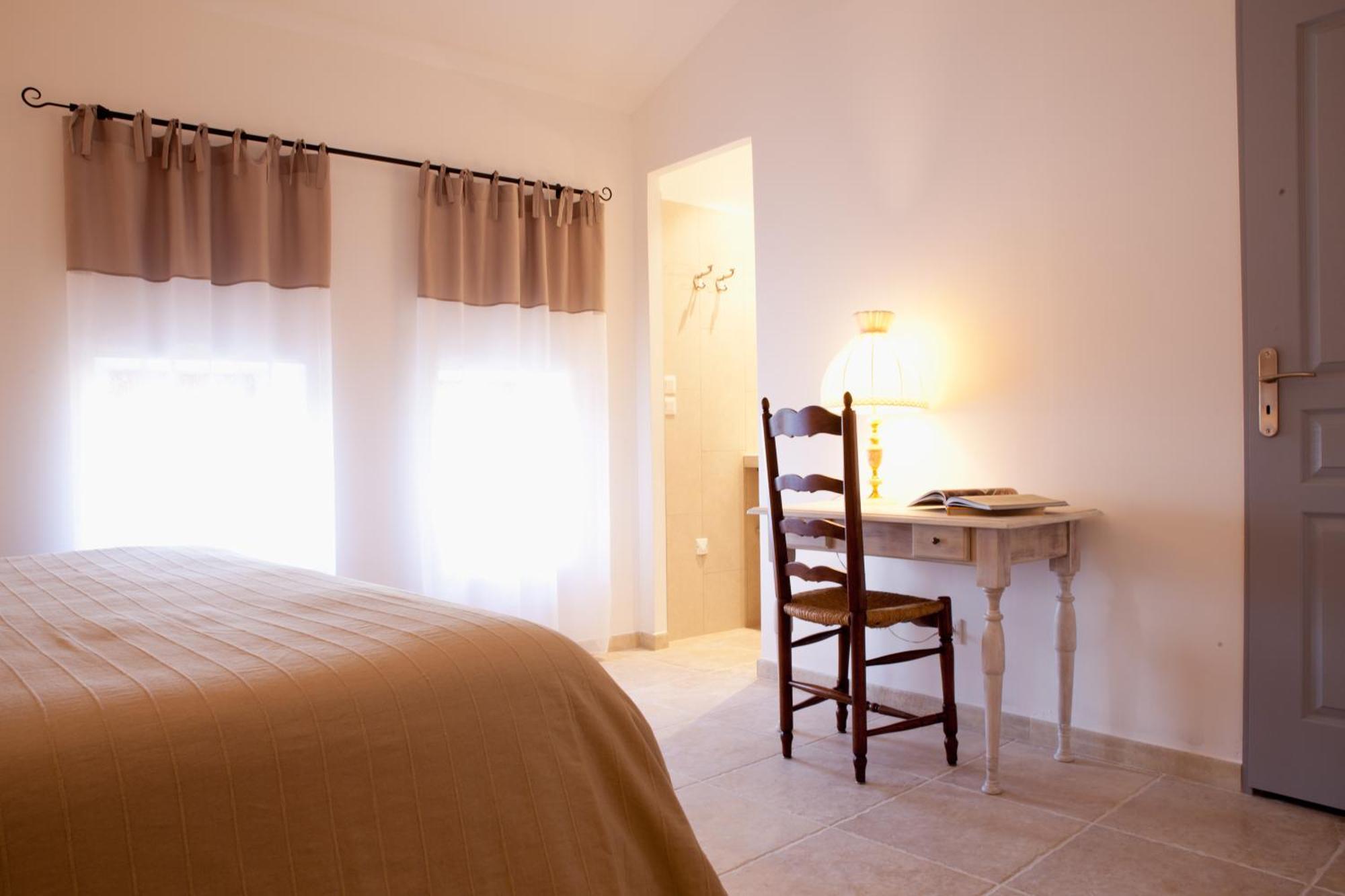 Mas D'Alaure B&B Verquieres Экстерьер фото